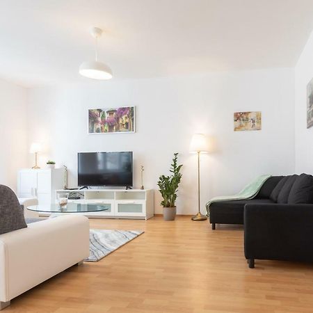 Spacious Apartment In The Old Town Of Bratislava Exterior photo