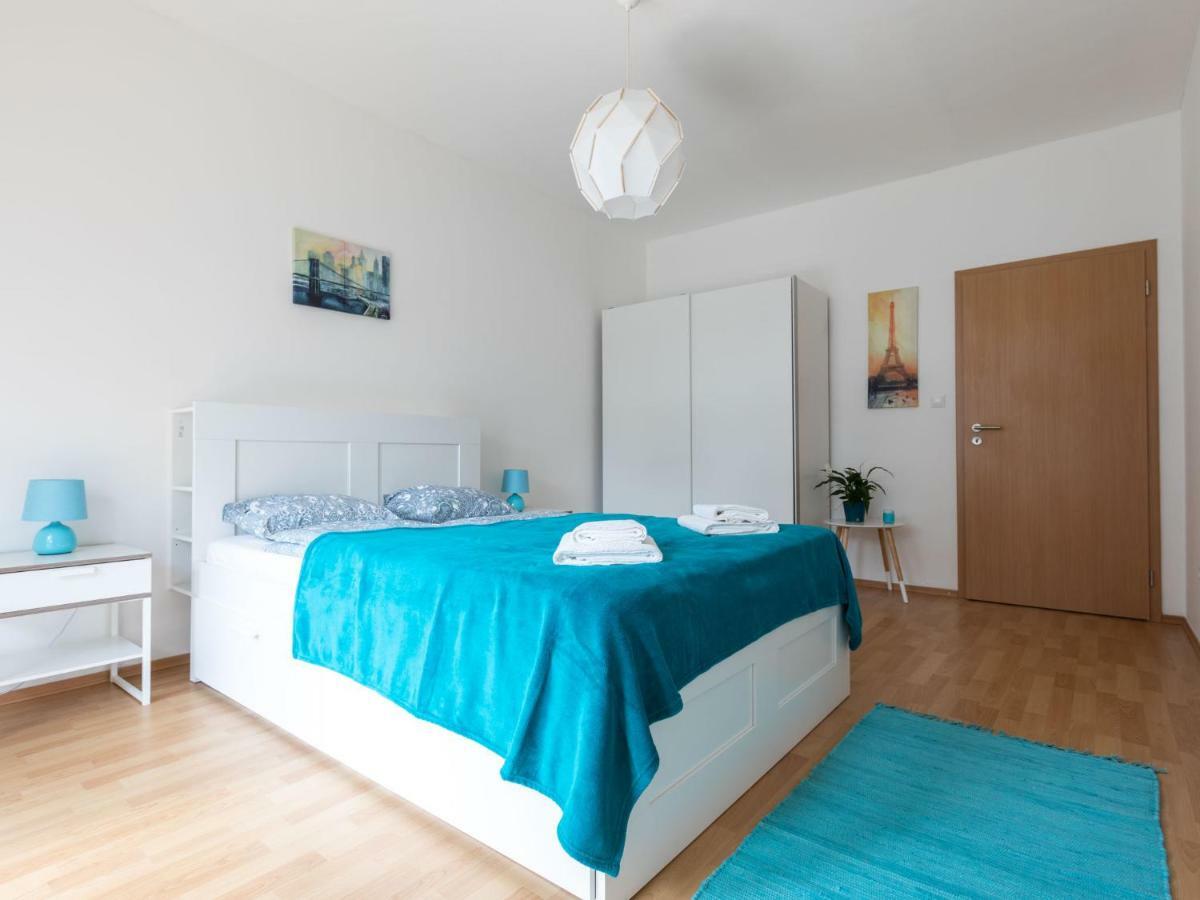 Spacious Apartment In The Old Town Of Bratislava Exterior photo